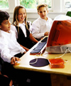 Students sharing computer