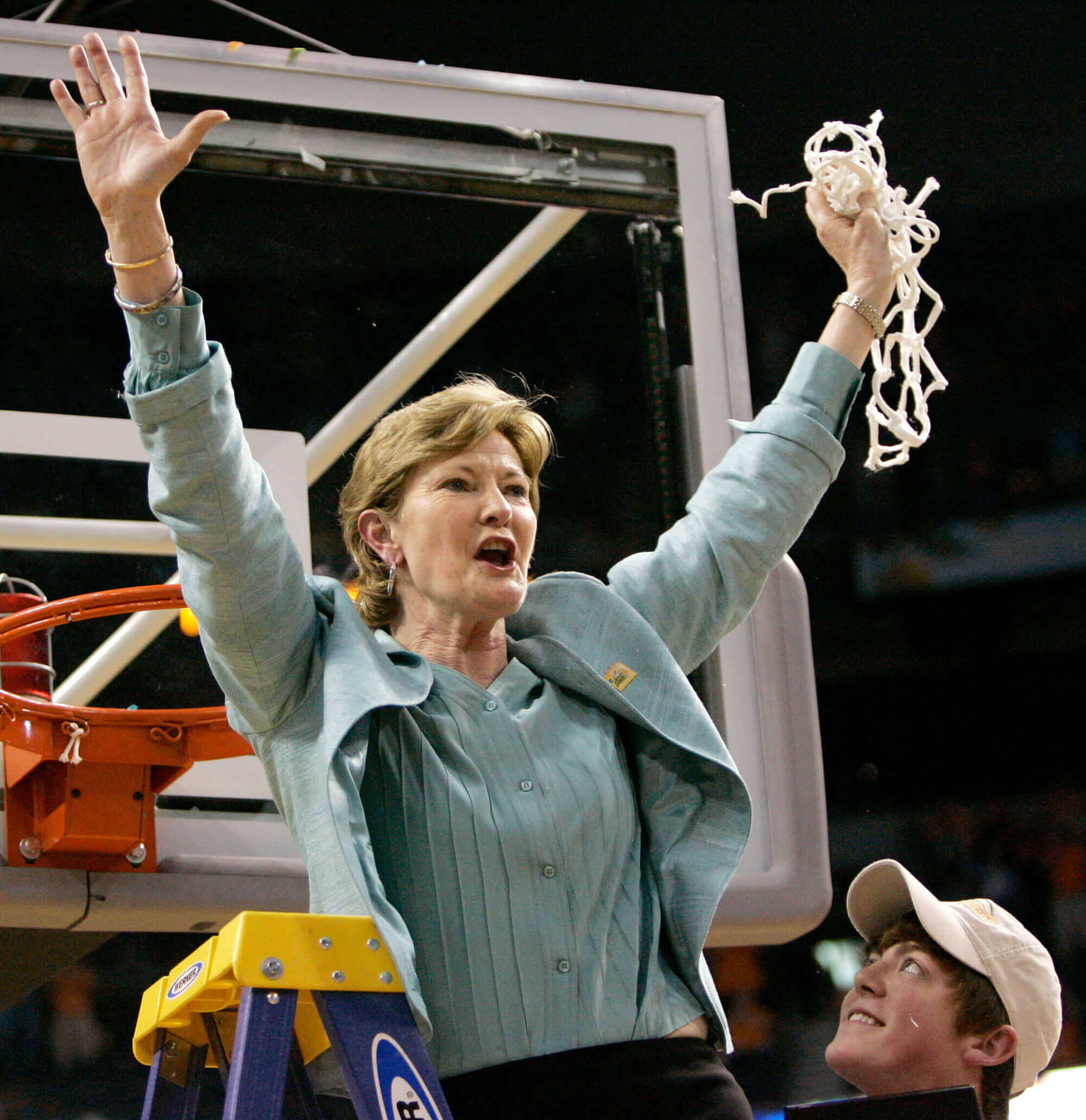 June 2016: Winningest Coach Pat Summitt Dies at 64