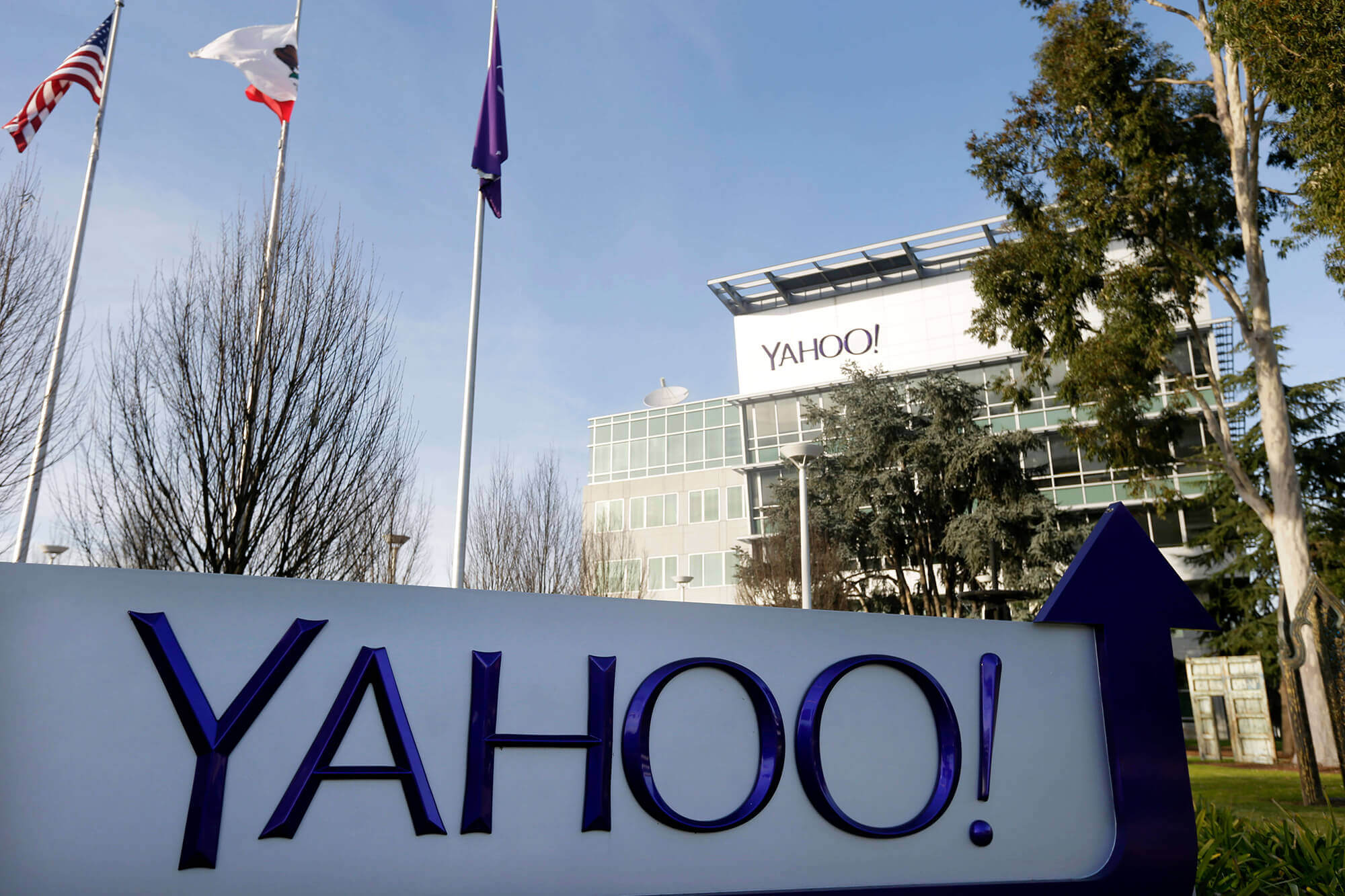 Image of Yahoo sign